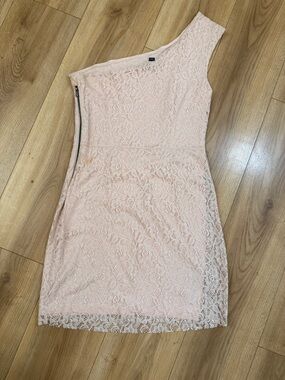 Mango One-Shoulder Lace Dress in Light Pink